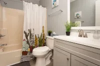 Spacious & Charming ★ UNC Home ★ Monthly Townhome ★ Pet Friendly Hotels near Steel String Brewery Carrboro