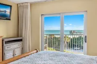 ⛱️ BEACHFRONT PENTHOUSE VIEWS