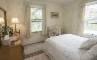 Lakefront Home in the Heart of Aurora, Sunset Ready!