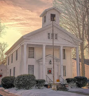 Fountain ViewII~Charming historical building in the heart of downtown Wellsboro.