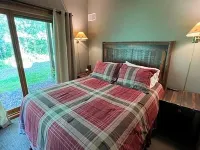 Lola’s Lodge Ski-In/Ski-Out 3 bedroom Lodge near hiking/golf Hotels in Lutsen