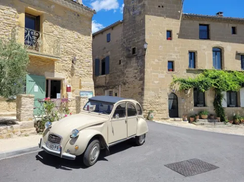 Studio Spacieux de Caractère