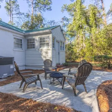 Forest Hills Cottage - 4.2 Miles from Masters