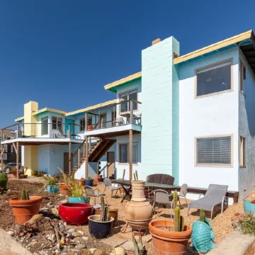 Beachfront Ocean Views 20 mins to San FranciscoNeptune 3)