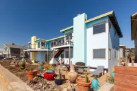 Beachfront Ocean Views 20 mins to San FranciscoNeptune 3)