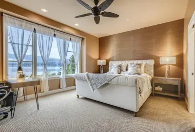 Stunning Luxury Waterfront Home Hotels near Rose Hill Meadows Park