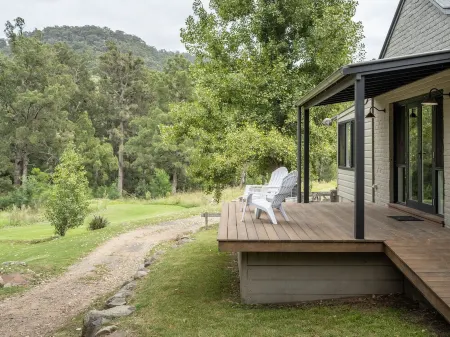 The River Cottage - Idyllic river side cottage