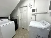 Quiet Pool Haven: 4BR - 9PPL, AC, WiFi, and Beaches Nearby