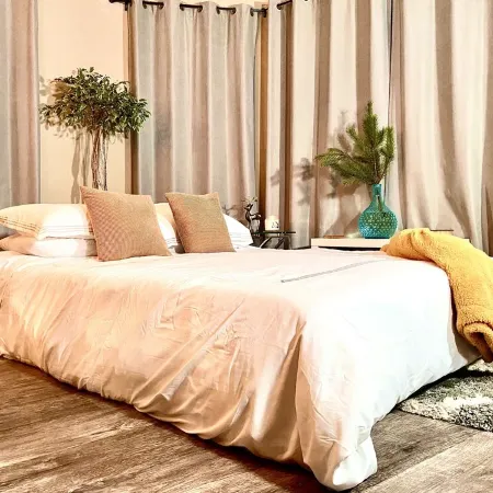 Stylish Oceanfront Escape 2 Master Suites King Bed