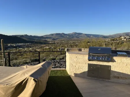 New Luxurious Mountain Home with Stunning Views— Min to Wild West of Cave Creek