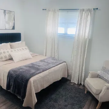 COZY 2Bedroom/1Bath Duplex