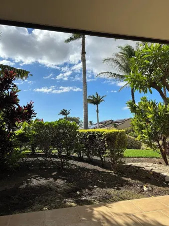 Beautiful condo in quiet area close to restaurants, shopping and golfing.