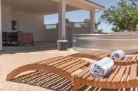 5-bedroom vacation home 15 minutes to Joshua Tree National Park