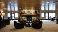 Stylish 2 bdrm 2 ba recently remodeled with many amenities for you to enjoy!