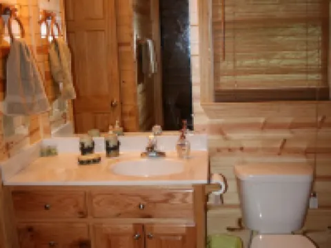 Bear Claw Cabin,  Located in Blairsville,GA ! on Richard Russell Scenic Hwy !! Hotels in Union County