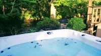 Creekfront Retreat • Hot Tub • Pool Table • Near Town/National Park • Rejuvenate