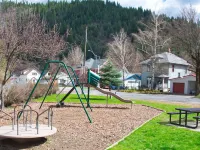 Tabor House All Season Vacation Rental LLC/Perfect for Families, Pets Welcome Hotels in Wallace