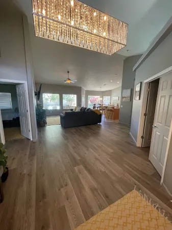 Golf Course Oasis w/private pool --- close to everything Отели рядом с достопримечательностью «Splash Pad»