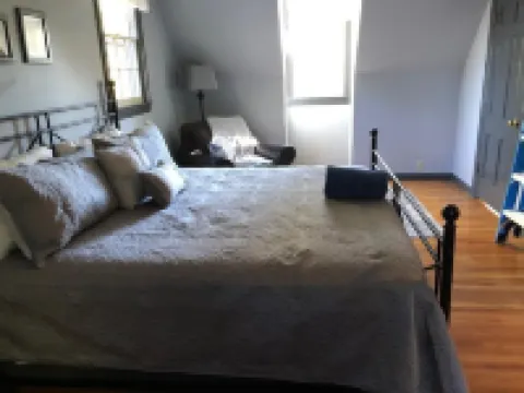 Recently remodeled Colonial-style home with room for the whole family!