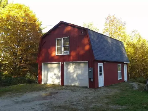NEW!! Sleeps 4 with Hotel style check-out on 12 acres