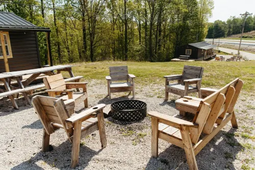 Boone's Bluff RRG- HUMBLE COZY STAY w/ Firepit