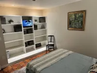 Enjoy a getaway on the scenic Housatonic River/Lake Lilinonah in New Milford, CT