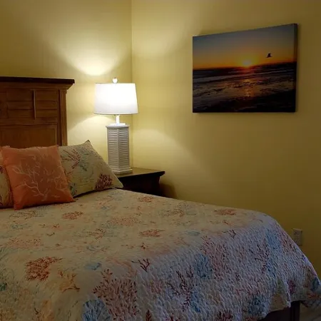 Sabtr- 710- 6 Min. Walk to the Beach! Pool, Clean,2Br,2BA Villa, 5-Star Reviews!