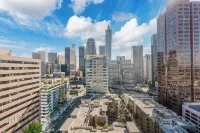 SK-Living DTLA 2 Story Loft with a Balcony