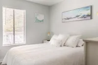 Dreamy HHI Retreat w/ Pool, Gym