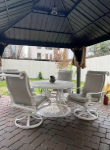 Charming Suite, inside the loop/pet friendly w/ outdoor gazebo,Private Entrance