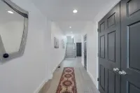 Paradise Cove Hotels in Long Beach