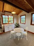 Loft Haven at Girraween Full house 1 bedroom with queen bed near National Parks
