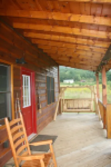 Bear Claw Cabin,  Located in Blairsville,GA ! on Richard Russell Scenic Hwy !!