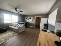 Quiet and Cozy 1br upstairs Guest House