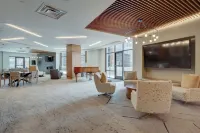 Location, Location, Location HUGE 2000 Sq Ft Condo 17TH Floor Views --- Sleeps 8