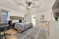 Carrollton Oasis 4 Bed 3 Bath