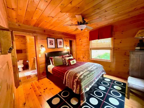 Smoky Mountains National Park, Cades Cove, Secluded Romantic Honeymoon Getaway