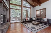 Stonegate #8 - Ultimate Luxury. Walk to The Village