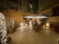 NAVONA DOMITIA HOME LOFT LAWRENCE 龐特住宿飯店