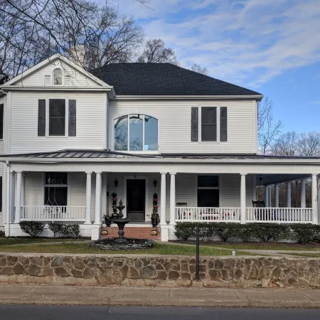 Delightful Victorian home with 6 bedrooms in downtown Fort Mill