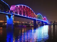 Cozy Riverside Apt. Min to Downtown Louisville.  King Bed, Coffee Bar!