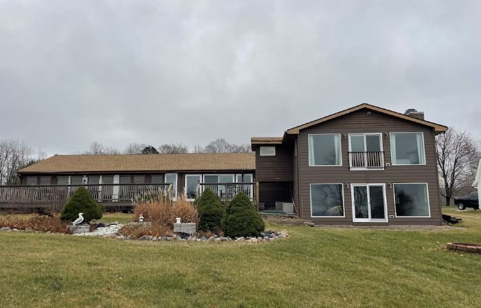 Spacious Bayside Retreat in Door County. All the views and not the traffic.