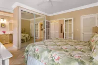 Deluxe Ocean View Ground Floor.... Renovated ..Walk to the Hyatt and Beach...A/C