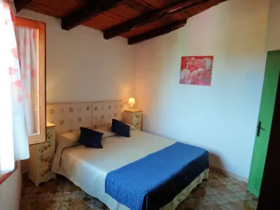 Holiday apartment - ideal f. Family / Group - a few steps from the sea