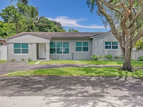 Indulge in Your Dream Getaway: Modern, Luxurious Paradise Awaits- Book Now!