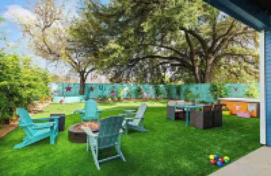 Chic 4Br Austin Retreat w/ Cowboy Pool, Hot Tub & Sauna — Near Downtown