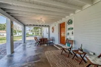 Beachside with Billiard Room & Beach Cruisers!
