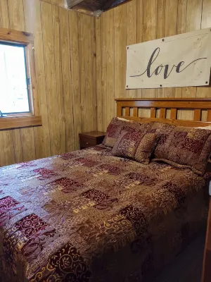 Sunset Cabin at Sweet Retreat Waterfront