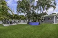 Heated Pool+Fire Pit+Trails+4 Min to Beach