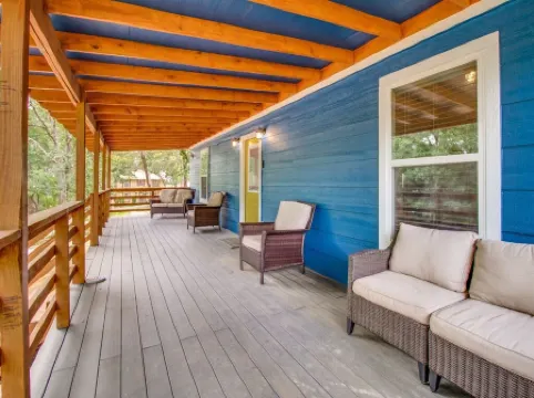 Lakeside Cabin Newly Remodeled .4Mile to Boat Ramp with Boat Parking and Kayaks.